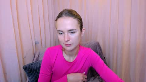 Snapshot of marylee_21 chatting on 11-21-25, 07:29 Mari online show from 11-21-25, 07:29