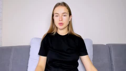 Snapshot of marylee_21 chatting on 11-25-25, 06:57 Mari online show from 11-25-25, 06:57