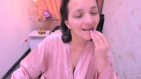 Marylin online show from 10-10-25, 08:02