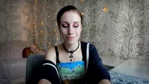 Snapshot of marylou_ chatting on 09-16-25, 06:25 Mary Lou online show from 09-16-25, 06:25