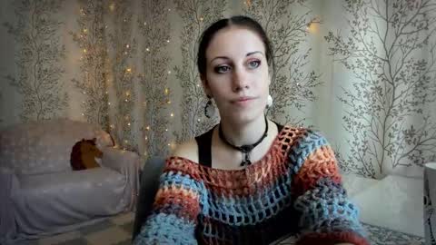 Snapshot of marylou_ chatting on 09-17-25, 05:20 Mary Lou online show from 09-17-25, 05:20