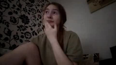 Hi My name is Elina Im 18 years old. online show from 10-13-25, 06:13