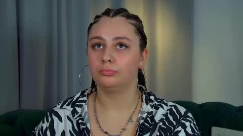 MaryMurrays online show from 11-26-25, 07:09