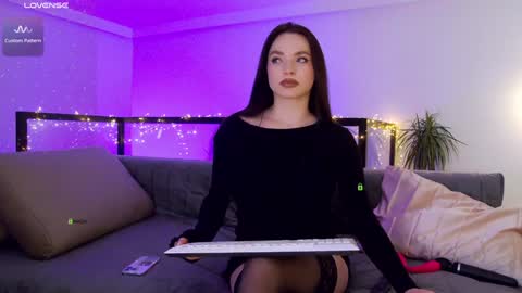 Snapshot of marypsiss chatting on 01-04-25, 04:54 Marina online show from 01-04-25, 04:54