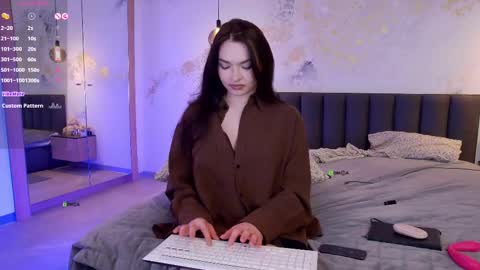 Snapshot of marypsiss chatting on 02-20-25, 08:58 Marina online show from 02-20-25, 08:58