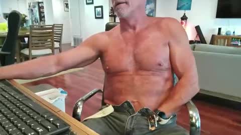 Snapshot of mascmuscle49 chatting on 11-20-25, 07:57 mascmuscle49 online show from 11-20-25, 07:57