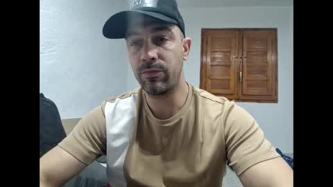 Snapshot of masculinotop chatting on 03-15-26, 01:28 masculinotop online show from 03-15-26, 01:28