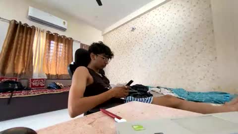 maskboyz2003 online show from 10-15-25, 04:23