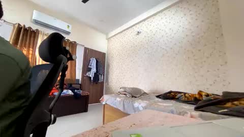 maskboyz2003 online show from 11-09-25, 03:38