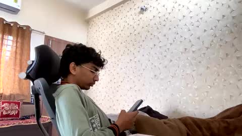 maskboyz2003 online show from 12-04-25, 03:49