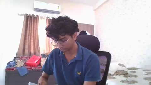 Mask Boy online show from 10-29-25, 02:58