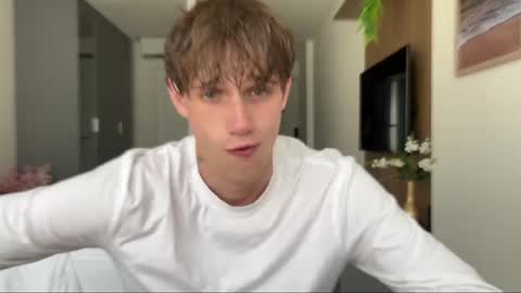 Snapshot of mason_gallagher chatting on 06-24-26, 02:49 Mason online show from 06-24-26, 02:49