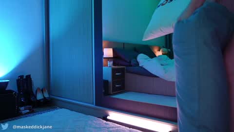 Snapshot of masqueradeporn chatting on 02-05-25, 08:14 DickJane online show from 02-05-25, 08:14