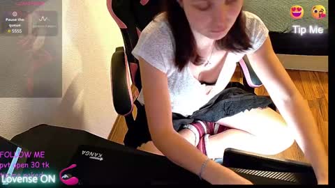 Snapshot of massageofyourlife chatting on 01-18-25, 07:37 Queeny Kathy Online at 2030 MEZ Sunday Wednesday online show from 01-18-25, 07:37