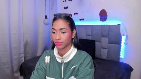 Snapshot of massielhot chatting on 01-09-26, 04:37 massielhot online show from 01-09-26, 04:37