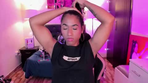 Snapshot of massielhot chatting on 01-18-26, 06:12 massielhot online show from 01-18-26, 06:12