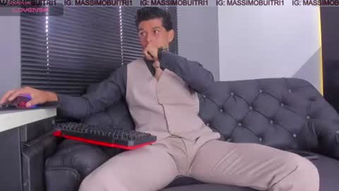 I am Massimo online show from 07-12-26, 01:46