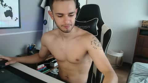 massimo online show from 10-31-25, 03:13