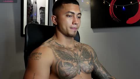 Snapshot of massimo_rizzo_ chatting on 11-16-25, 02:17 Massimo online show from 11-16-25, 02:17