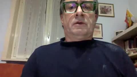 Snapshot of massimoxsempre chatting on 12-10-24, 01:00 massimoxsempre online show from 12-10-24, 01:00