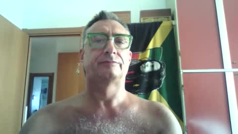 Snapshot of massimoxsempre chatting on 10-11-25, 02:37 massimoxsempre online show from 10-11-25, 02:37