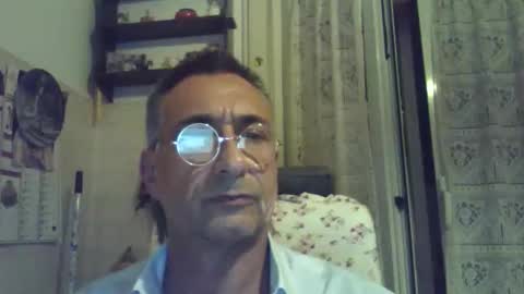 Snapshot of massimoxsempre chatting on 10-15-25, 07:03 massimoxsempre online show from 10-15-25, 07:03