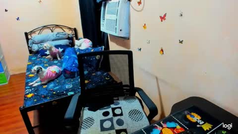 Snapshot of massivecockcum chatting on 03-04-25, 03:33 kimmy online show from 03-04-25, 03:33