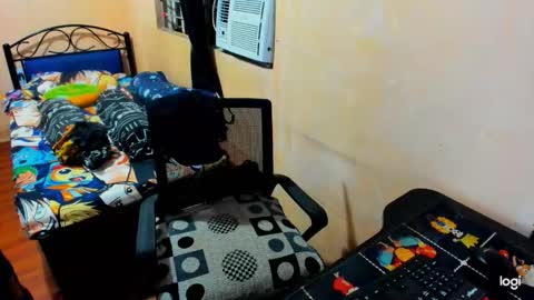 Snapshot of massivecockcum chatting on 11-22-25, 11:31 kimmy online show from 11-22-25, 11:31