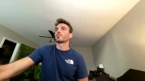 Snapshot of master_louie chatting on 12-19-24, 04:57 muskyjockdick online show from 12-19-24, 04:57