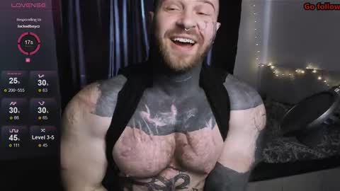 Snapshot of master_oil chatting on 04-14-26, 04:40 Huge Alex online show from 04-14-26, 04:40