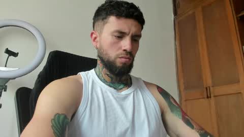 Snapshot of master_steven_01 chatting on 04-06-26, 03:35 steven online show from 04-06-26, 03:35