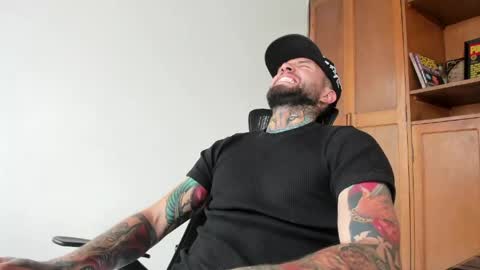 Snapshot of master_steven_01 chatting on 04-23-26, 02:19 steven online show from 04-23-26, 02:19