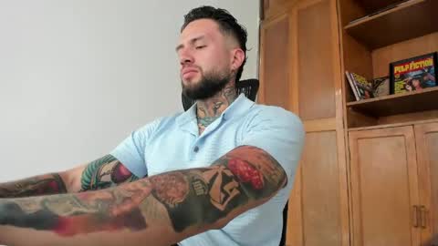 Snapshot of master_steven_01 chatting on 04-27-26, 03:10 steven online show from 04-27-26, 03:10