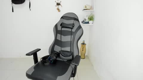 Alpha junior online show from 12-04-25, 02:26