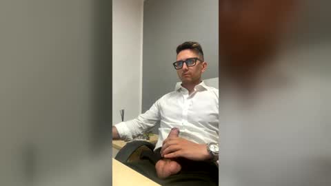 Snapshot of masterboss_fl chatting on 07-01-26, 11:45 Master Boss online show from 07-01-26, 11:45