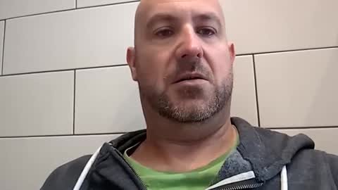 Snapshot of masterclass69er chatting on 12-16-25, 10:42 Bob online show from 12-16-25, 10:42