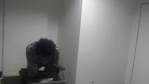 Snapshot of masterdomfuck chatting on 10-24-25, 01:13 Masterdomfuck online show from 10-24-25, 01:13