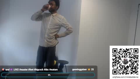 Snapshot of masterdomfuck chatting on 11-01-25, 01:46 Masterdomfuck online show from 11-01-25, 01:46