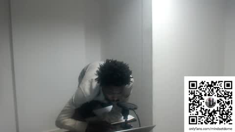 Snapshot of masterdomfuck chatting on 11-08-25, 01:17 Masterdomfuck online show from 11-08-25, 01:17