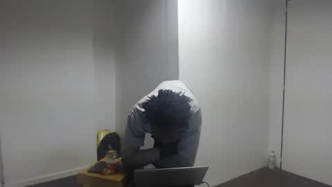 Snapshot of masterdomfuck chatting on 11-22-25, 02:32 Masterdomfuck online show from 11-22-25, 02:32