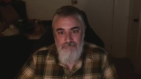Snapshot of mastermcgirt chatting on 01-10-26, 08:38 Dave online show from 01-10-26, 08:38