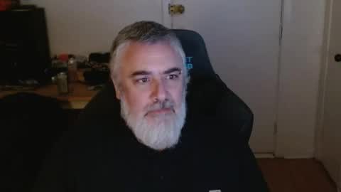 Snapshot of mastermcgirt chatting on 05-30-26, 06:49 Dave online show from 05-30-26, 06:49