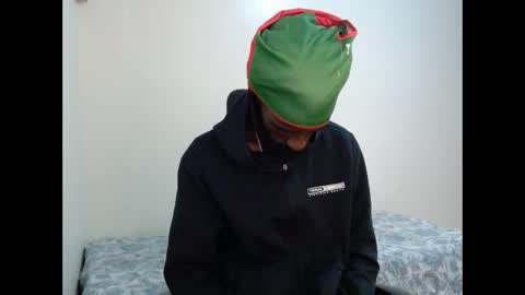 Snapshot of masterr_bate chatting on 09-19-25, 04:03 Marl online show from 09-19-25, 04:03