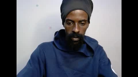 Snapshot of masterr_bate chatting on 10-29-25, 02:58 Marl online show from 10-29-25, 02:58