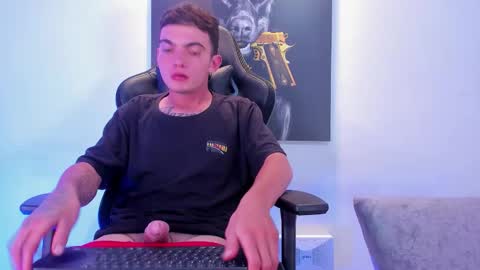 Snapshot of masters_boys chatting on 11-28-25, 04:20 KONAN online show from 11-28-25, 04:20