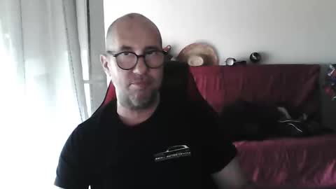 Snapshot of mat11efou chatting on 05-20-26, 10:21 mat11efou online show from 05-20-26, 10:21