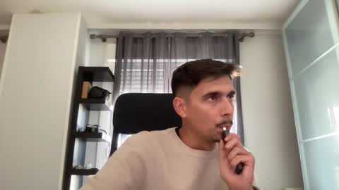 Snapshot of matahavi chatting on 10-16-25, 01:56 Aaron online show from 10-16-25, 01:56