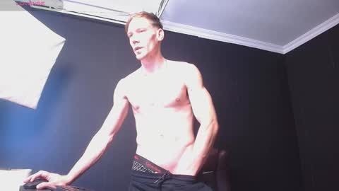 Snapshot of mateobenjamin chatting on 11-21-25, 11:42 MateoBenjamin online show from 11-21-25, 11:42