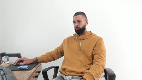 Matheus     online show from 12-30-24, 04:19