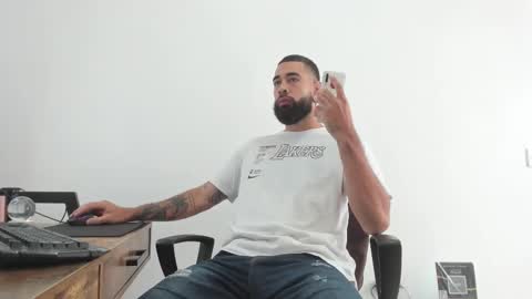 Matheus     online show from 02-12-25, 04:11